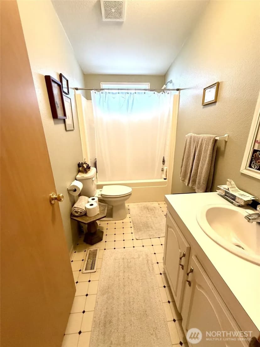 Property photo for 305 Godsey Ln, Long Beach photo 26