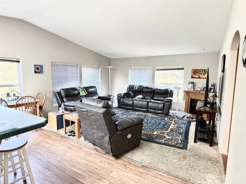 Property photo for 305 Godsey Ln, Long Beach photo 12