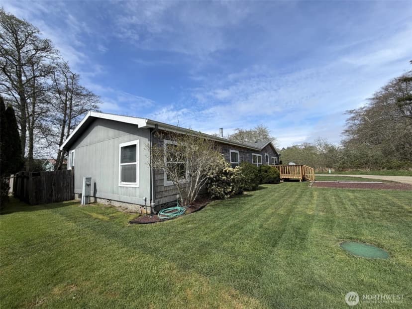 Property photo for 305 Godsey Ln, Long Beach photo 32
