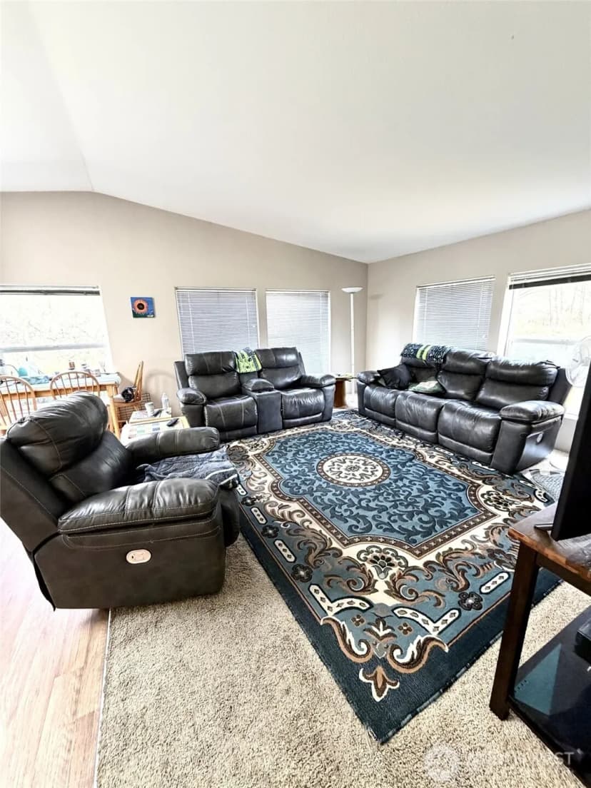 Property photo for 305 Godsey Ln, Long Beach photo 13