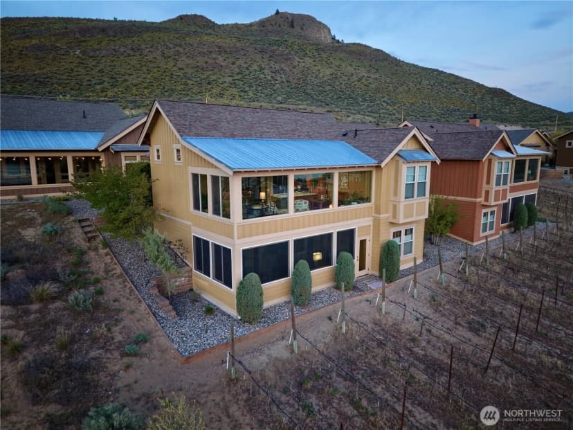 Property photo for 122 Village Way, Oroville