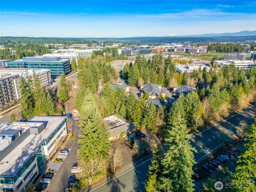Property photo for 15700 Ne Bel-red Road, Bellevue photo 6