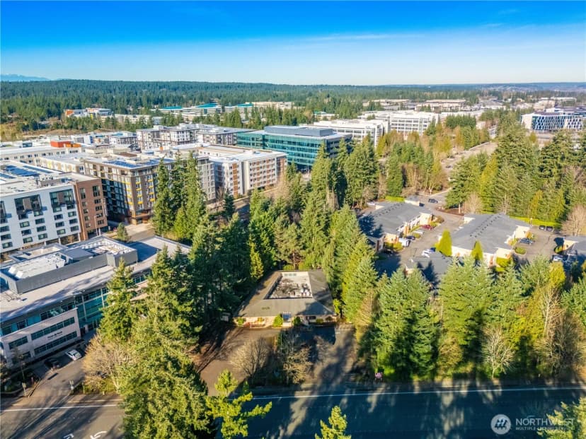 Property photo for 15700 Ne Bel-red Road, Bellevue photo 3