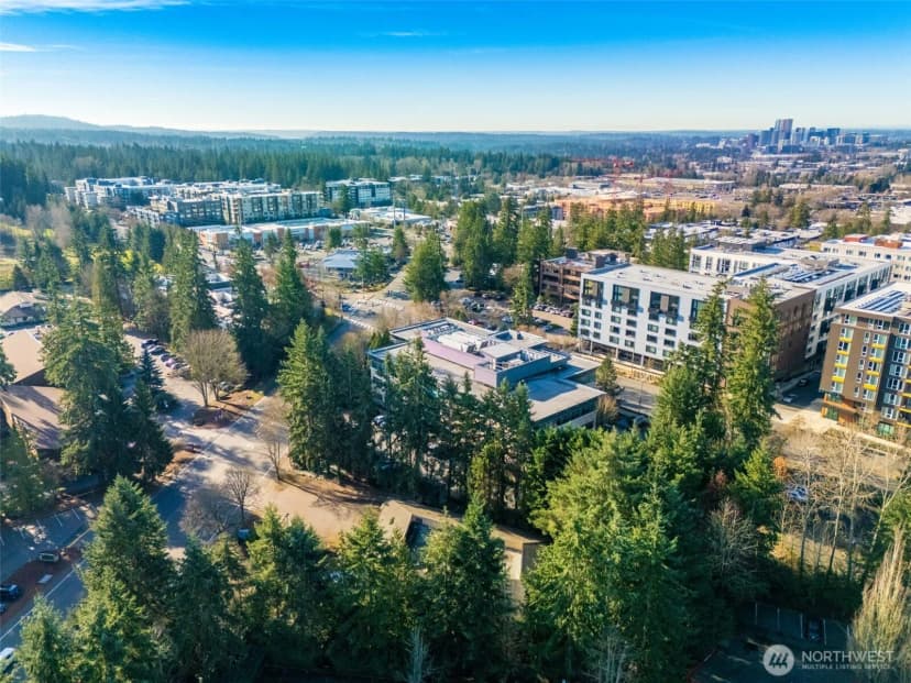 Property photo for 15700 Ne Bel-red Road, Bellevue photo 7