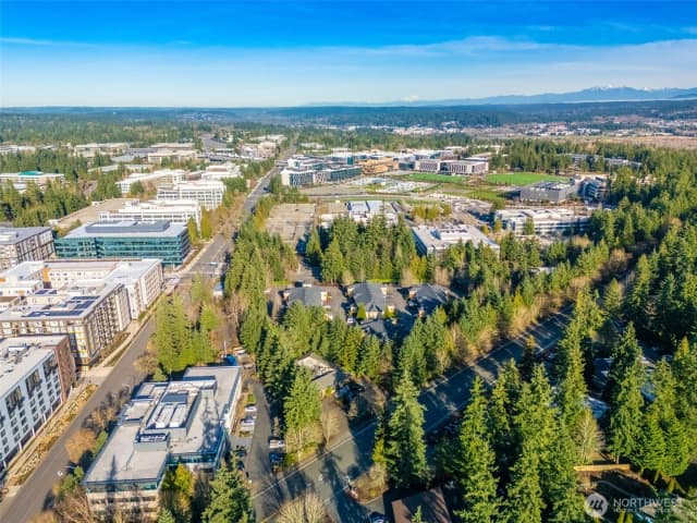 Property photo for 15700 Ne Bel-red Road, Bellevue photo 5