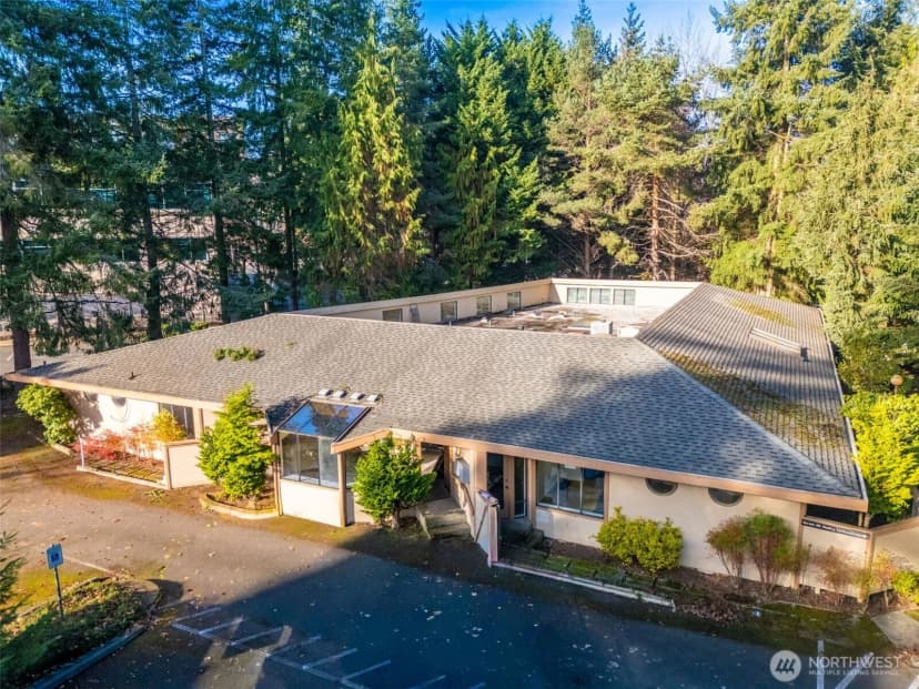 Property photo for 15700 Ne Bel-red Road, Bellevue photo 8