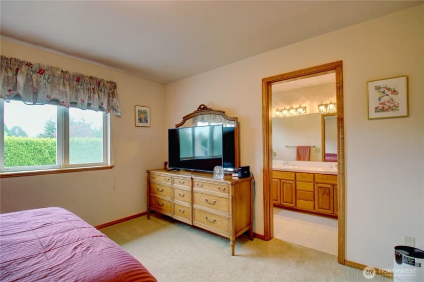 Property photo for 3805 N Avenue W, Anacortes photo 16