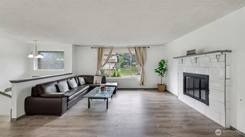Property photo for 6005 S 116th Street, Seattle photo 4