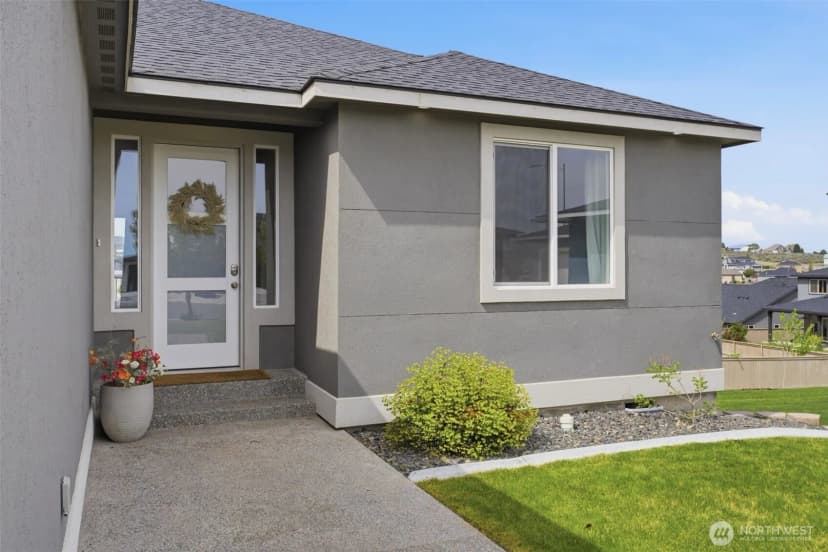Property photo for 1075 Klamath Court, Richland photo 3