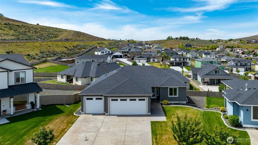 Property photo for 1075 Klamath Court, Richland