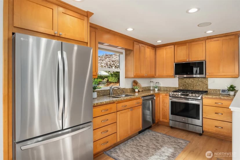 Property photo for 9359 Sunset Way, Bellevue photo 10