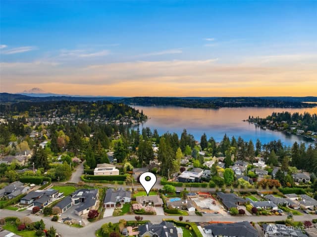 Property photo for 9359 Sunset Way, Bellevue photo 4
