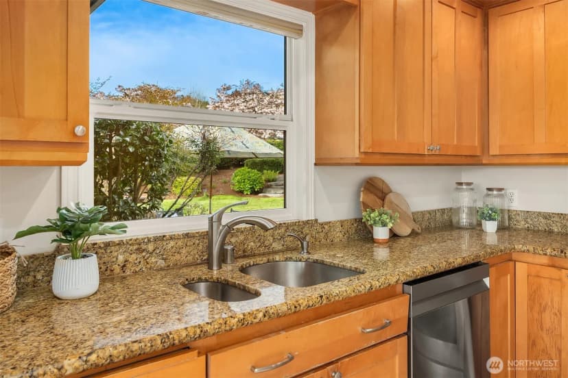 Property photo for 9359 Sunset Way, Bellevue photo 11