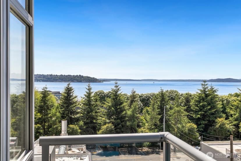 Property photo for 2929 1st Avenue #200, Seattle photo 13
