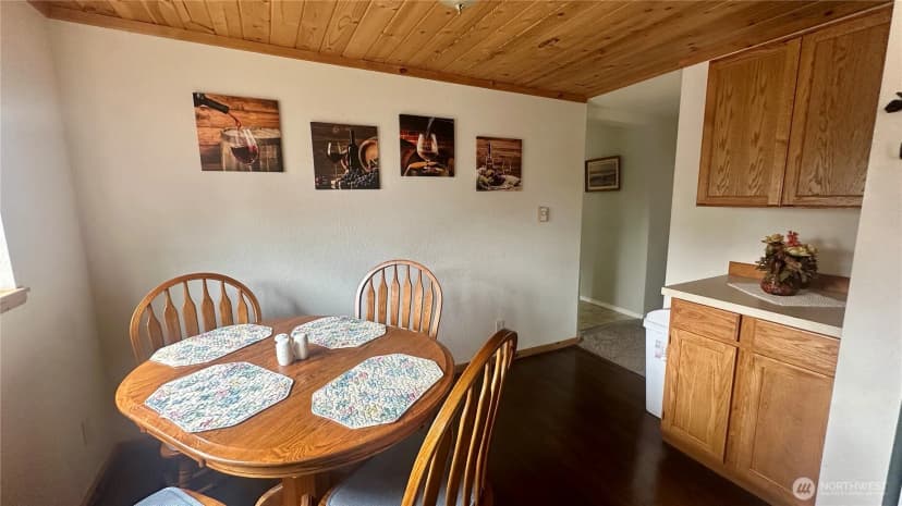 Property photo for 400 Bluff Street, Winthrop photo 4