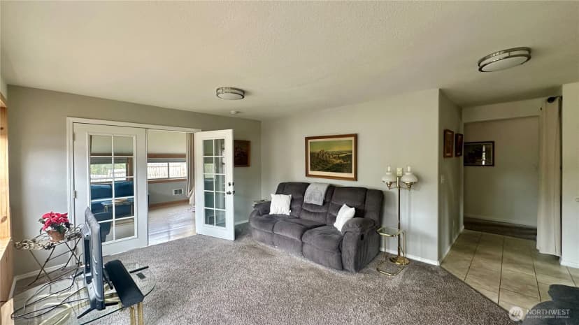 Property photo for 400 Bluff Street, Winthrop photo 3