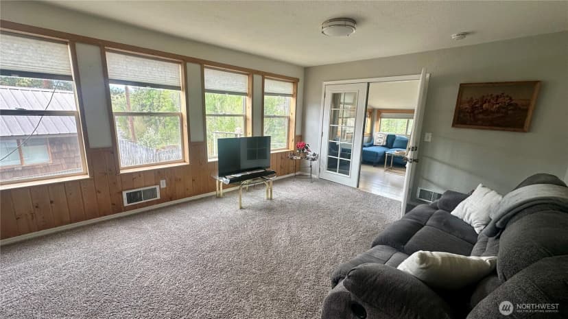 Property photo for 400 Bluff Street, Winthrop photo 5