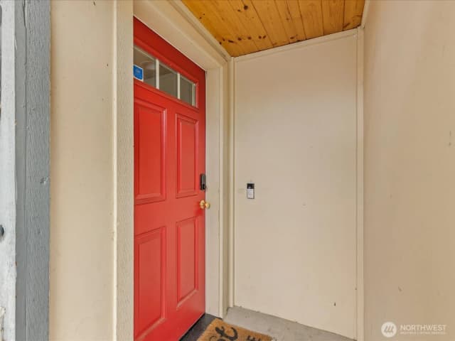 Property photo for 9010 18th Avenue Sw #b, Seattle photo 3