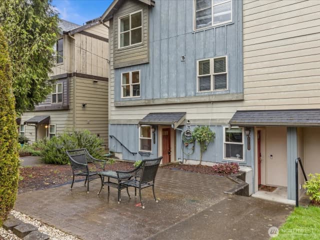 Property photo for 9010 18th Avenue Sw #b, Seattle photo 2