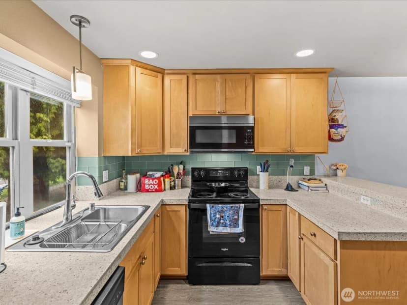 Property photo for 9010 18th Avenue Sw #b, Seattle photo 8