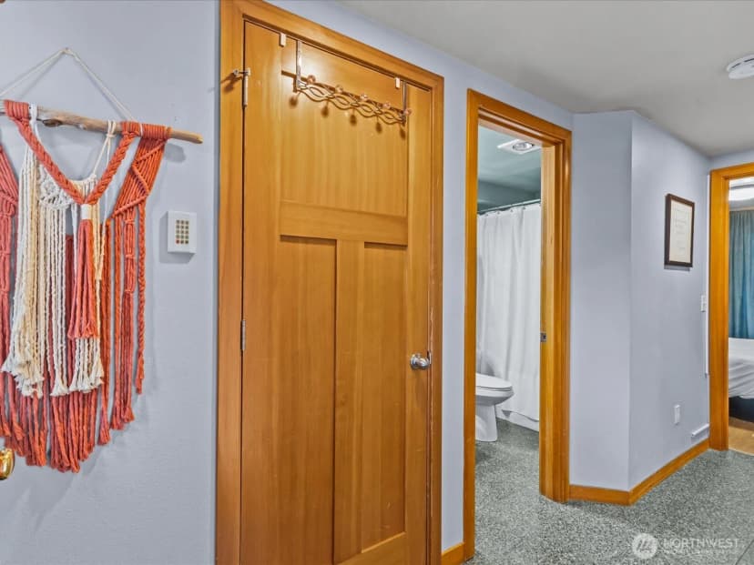Property photo for 9010 18th Avenue Sw #b, Seattle photo 5