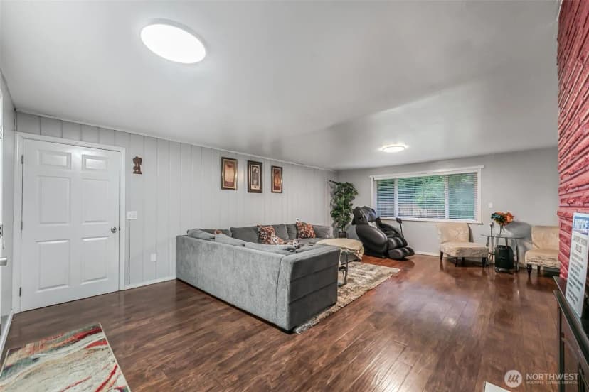 Property photo for 4736 164th, Tukwila photo 2