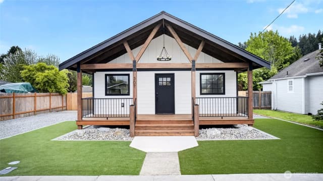 Property photo for 307 Bridge Street Se, Orting