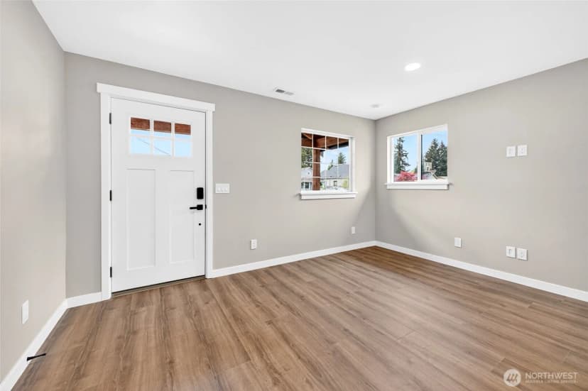 Property photo for 307 Bridge Street Se, Orting photo 4