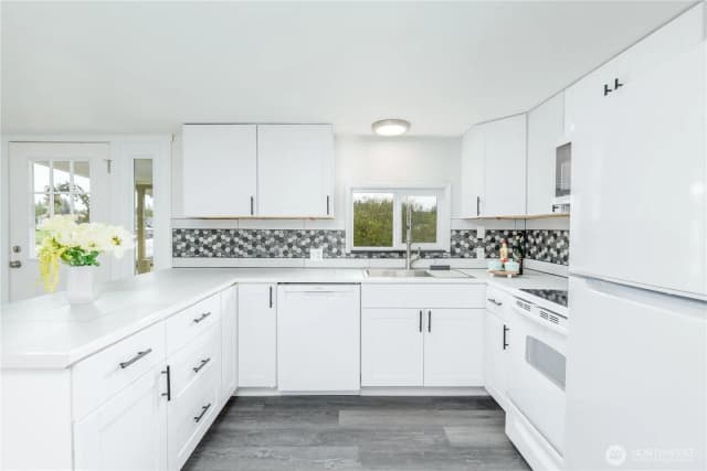 Property photo for 251 Washington Harbor Rd, Sequim photo 5