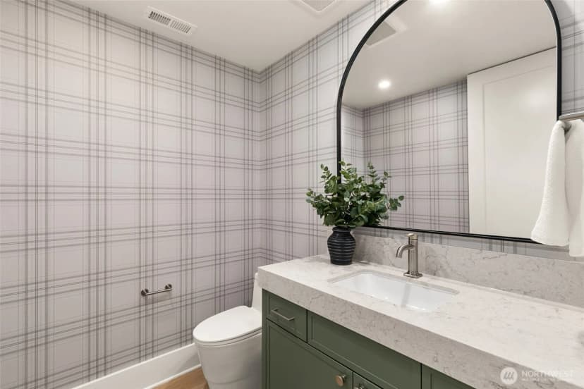 Property photo for 10630 Se 22nd Street, Bellevue photo 31
