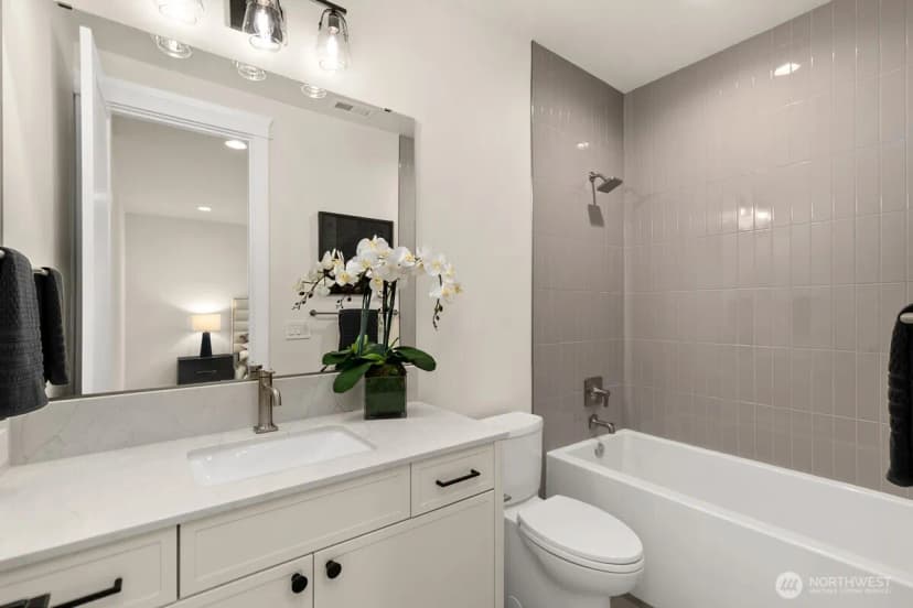 Property photo for 10630 Se 22nd Street, Bellevue photo 28