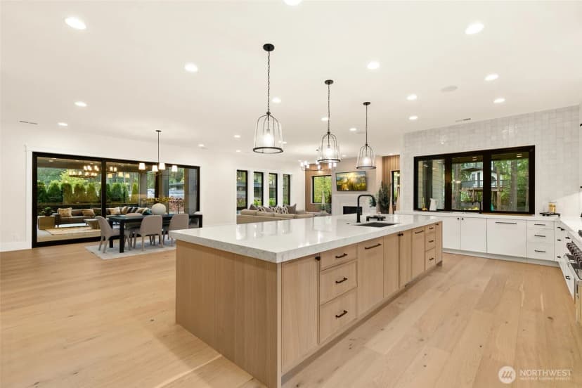 Property photo for 10630 Se 22nd Street, Bellevue photo 6