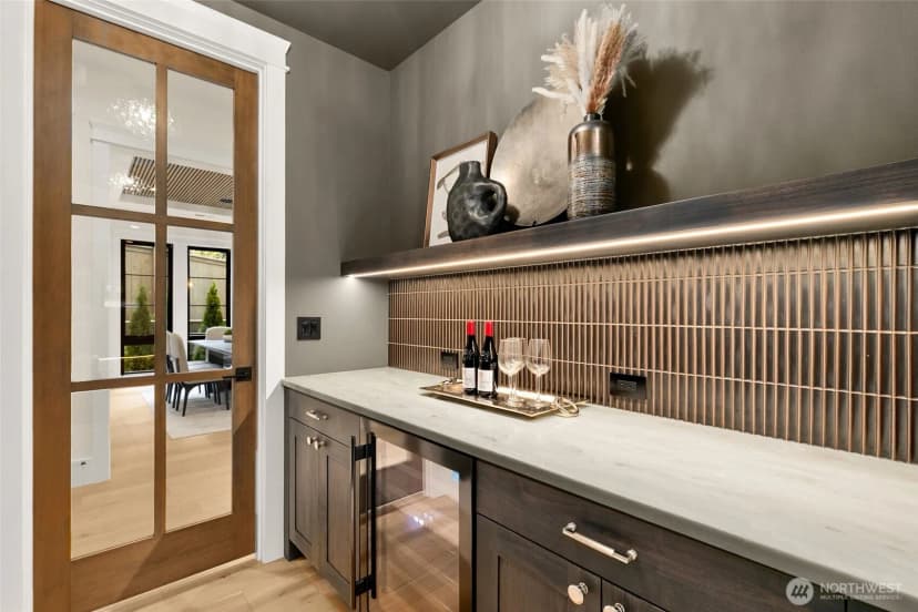 Property photo for 10630 Se 22nd Street, Bellevue photo 10