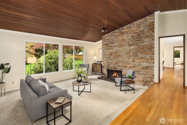 Property photo for 14714 Ne 10th Street, Bellevue photo 3