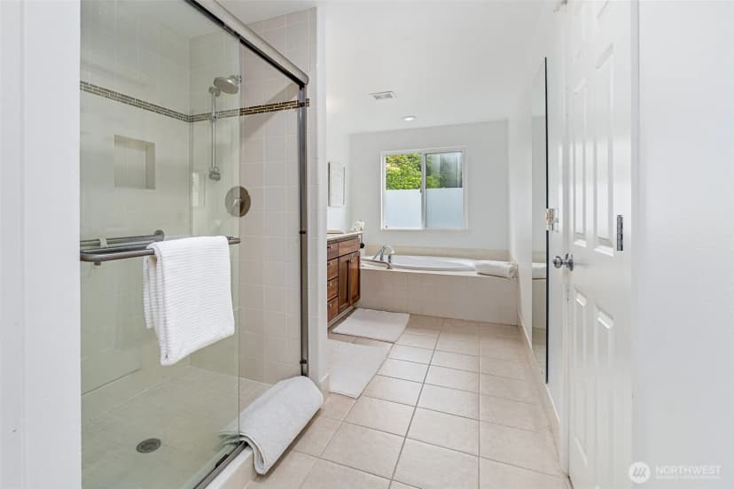 Property photo for 11423 Ne 86th Street, Kirkland photo 24