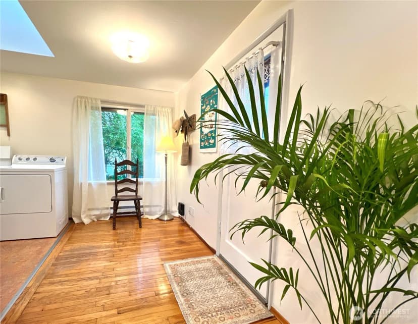 Property photo for 7919 45th Avenue S, Seattle photo 6