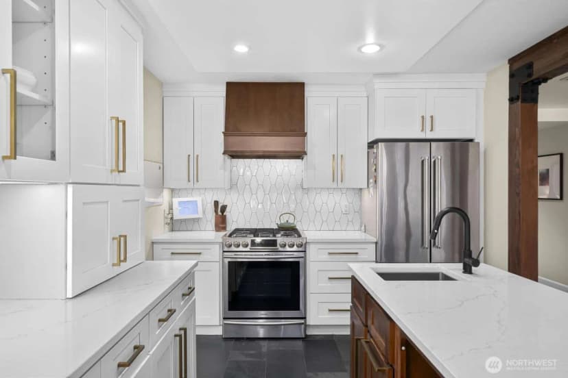 Property photo for 10040 Dekoven Drive Sw, Lakewood photo 18