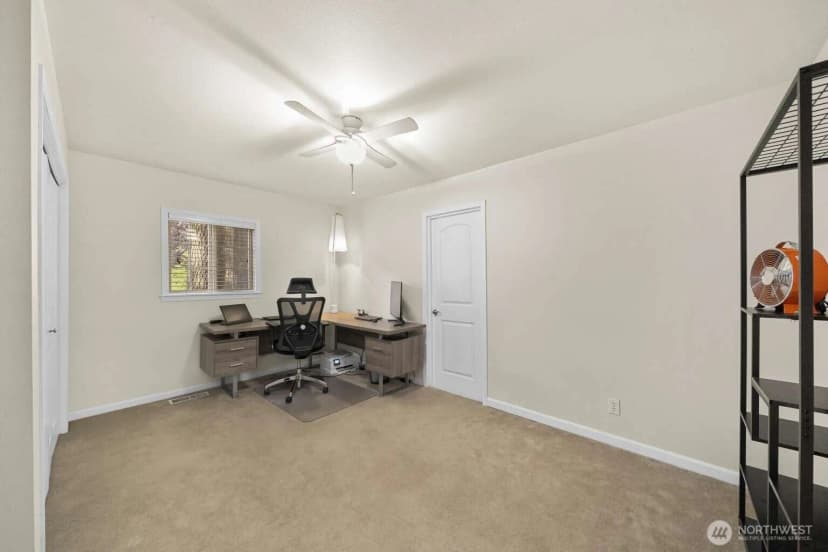 Property photo for 10040 Dekoven Drive Sw, Lakewood photo 25
