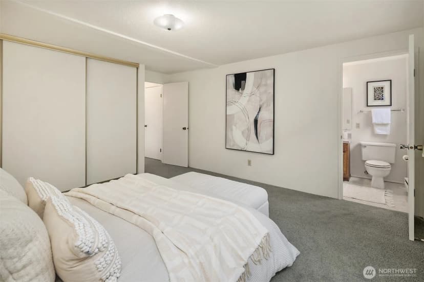 Property photo for 7518 24th Avenue Nw #201, Seattle photo 16