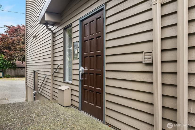 Property photo for 7518 24th Avenue Nw #201, Seattle photo 23