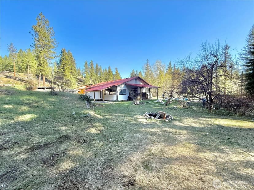 Property photo for 1092 Aeneas Valley Road, Tonasket photo 3