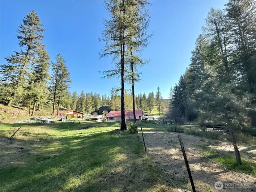 Property photo for 1092 Aeneas Valley Road, Tonasket photo 5