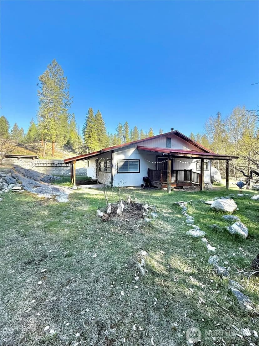 Property photo for 1092 Aeneas Valley Road, Tonasket