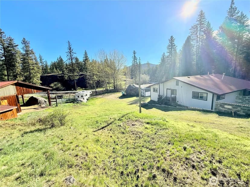 Property photo for 1092 Aeneas Valley Road, Tonasket photo 8
