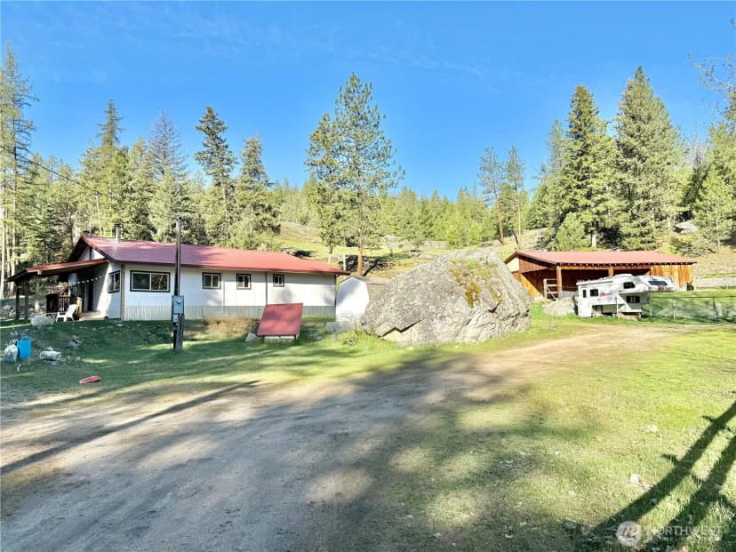 Property photo for 1092 Aeneas Valley Road, Tonasket photo 12