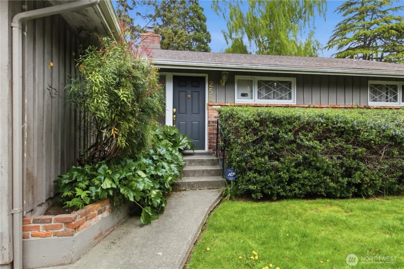 Property photo for 258 Sw 176th Place, Normandy Park photo 2