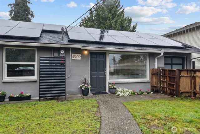 Property photo for 4909 234th Street Sw, Mountlake Terrace photo 2