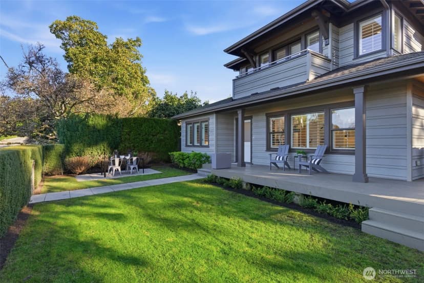 Property photo for 1204 6th Street W, Kirkland photo 3