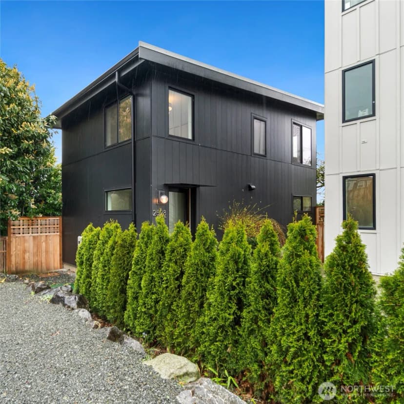 Property photo for 2528 27th Avenue W, Seattle