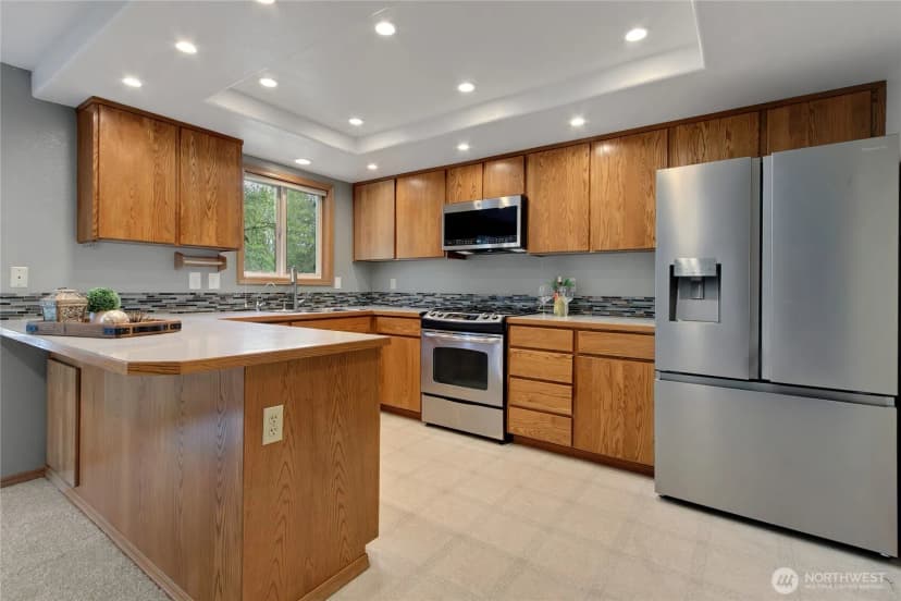 Property photo for 800 19th Avenue Se, Puyallup photo 4